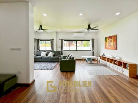 Bergblick / 800 qm Grundstück / voll möbliert