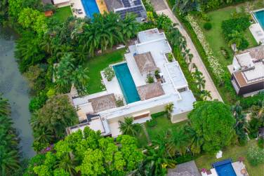 Luxury 5-Bedroom Pool Villa Situated on 1 Rai of Land in Layan Estate