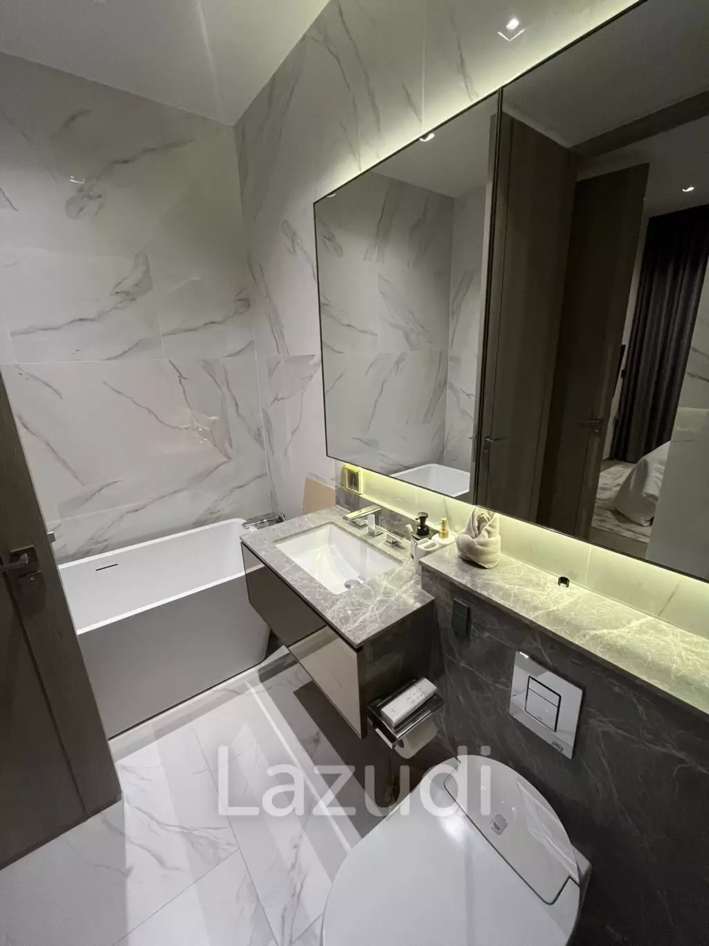 114 sqm high floor condo at The Reserve Sathorn, Thung Mahamek