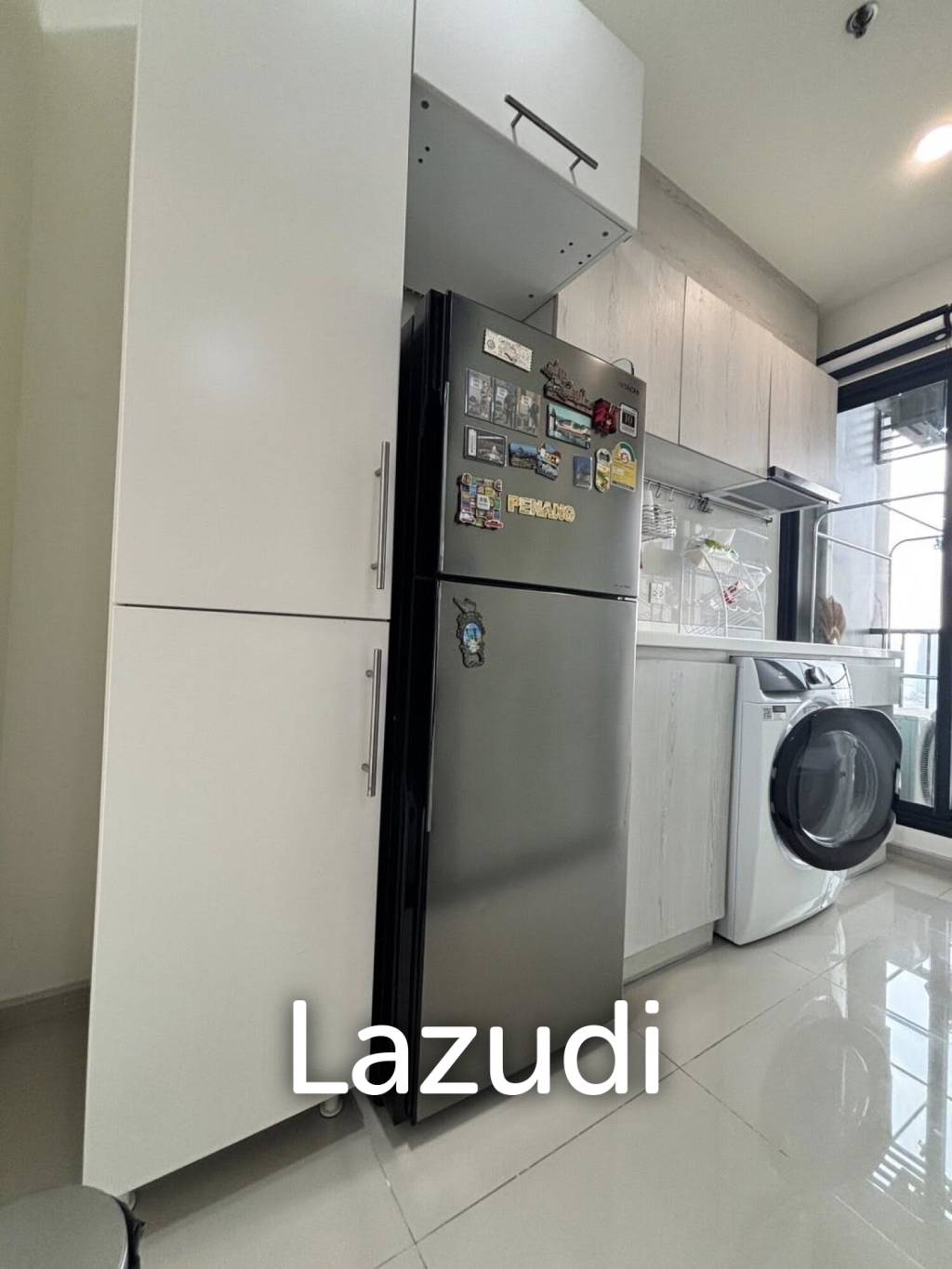 30 sqm high floor condo at Life Asoke in Bang Kapi Huai Kwang Bangkok
