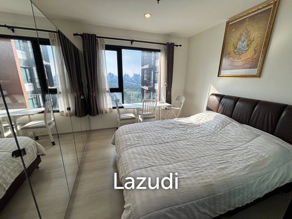 30 sqm high floor condo at Life Asoke in Bang Kapi Huai Kwang Bangkok