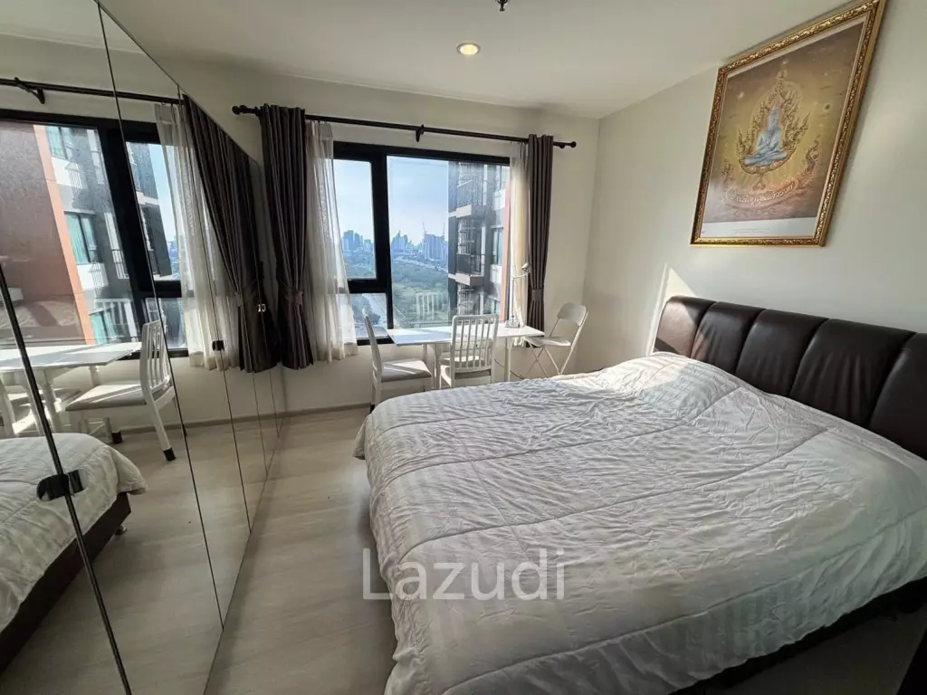 30 sqm high floor condo at Life Asoke in Bang Kapi Huai Kwang Bangkok