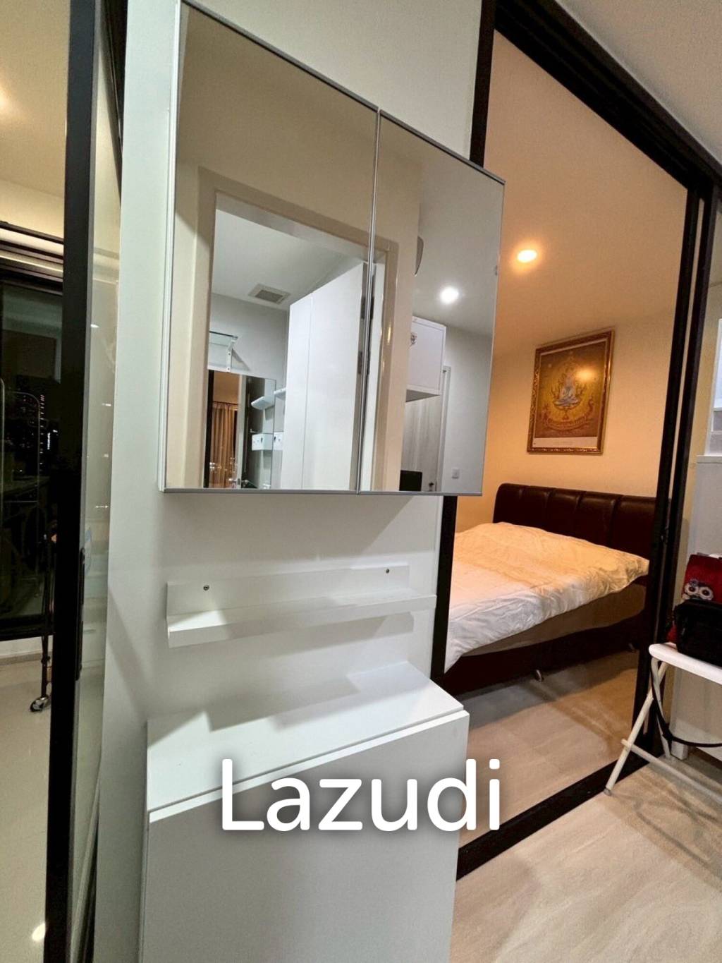 30 sqm high floor condo at Life Asoke in Bang Kapi Huai Kwang Bangkok