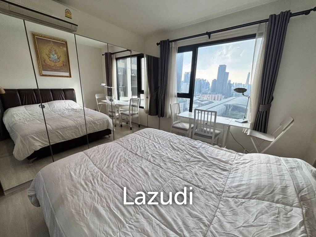 30 sqm high floor condo at Life Asoke in Bang Kapi Huai Kwang Bangkok
