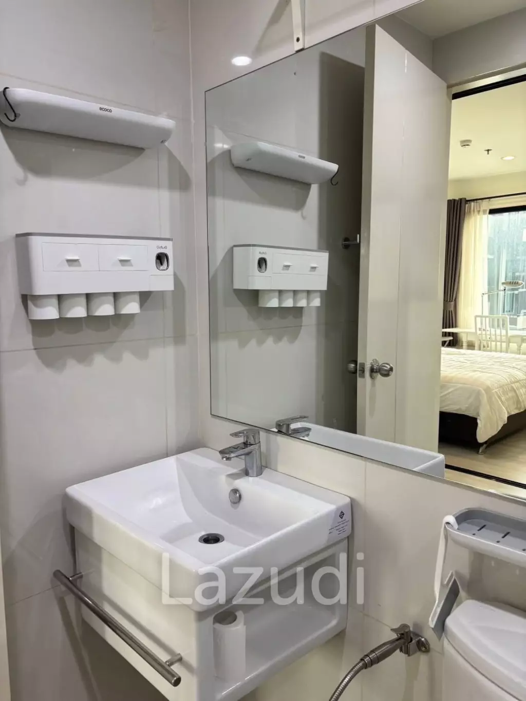 30 sqm high floor condo at Life Asoke in Bang Kapi Huai Kwang Bangkok