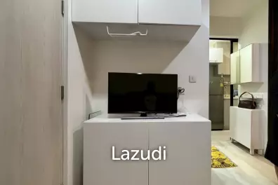 30 sqm high floor condo at Life Asoke in Bang Kapi Huai Kwang Bangkok