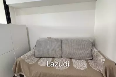 30 sqm high floor condo at Life Asoke in Bang Kapi Huai Kwang Bangkok
