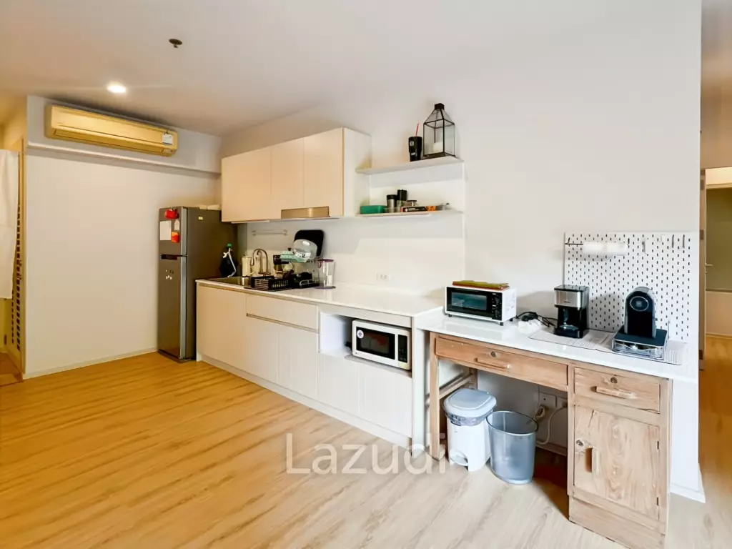 92 sqm Pool Access 2-Bed Condo for Sale at Baan Thew Talay Aqua Marine