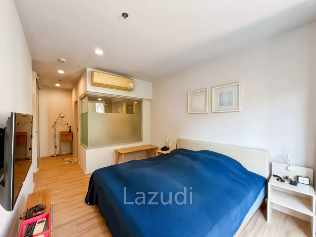 92 sqm Pool Access 2-Bed Condo for Sale at Baan Thew Talay Aqua Marine