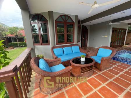 1000 qm Grundstück / 440 qm Wohnfläche / Edle Holzausstattung