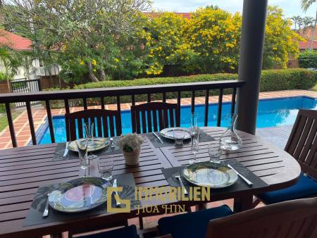 1000 qm Grundstück / 440 qm Wohnfläche / Edle Holzausstattung