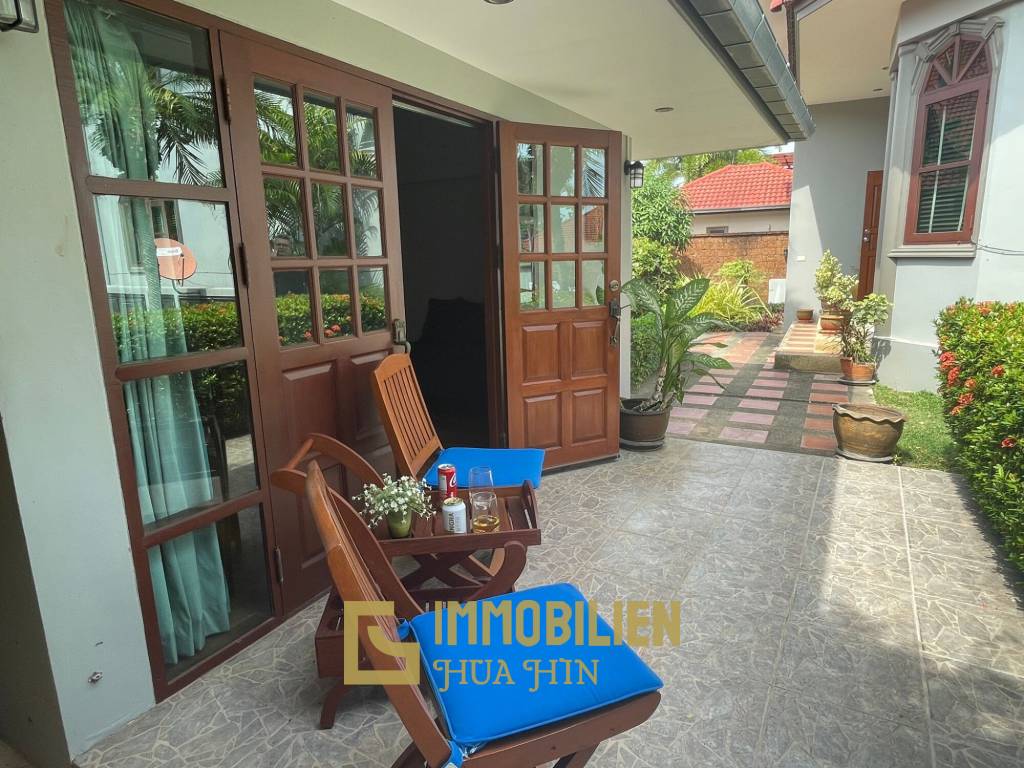 1000 qm Grundstück / 440 qm Wohnfläche / Edle Holzausstattung