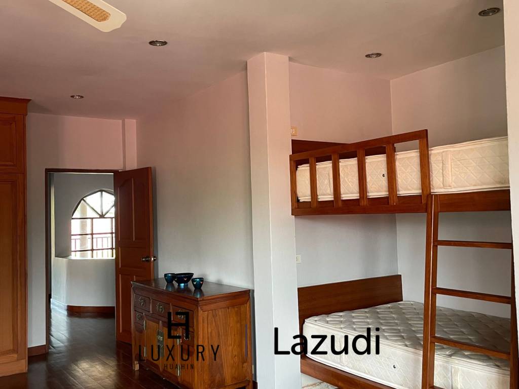 วิลล่า2ชั้น 5 ห้องนอนพร้อมสระว่ายน้ำบนพื้นที่กว้างขวาง ในคริสตัล วิว หัวหิน