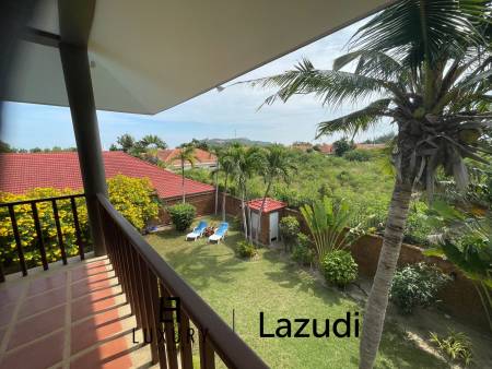 วิลล่า2ชั้น 5 ห้องนอนพร้อมสระว่ายน้ำบนพื้นที่กว้างขวาง ในคริสตัล วิว หัวหิน