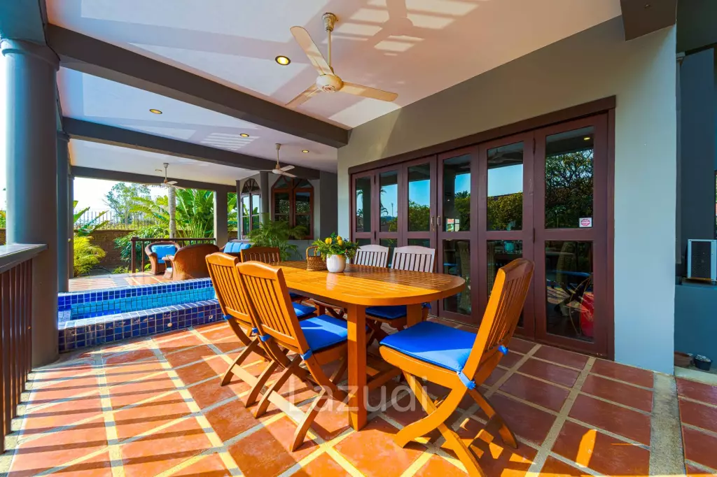 Spacious 5-Bedroom Pool Villa in Crystal View Hua Hin