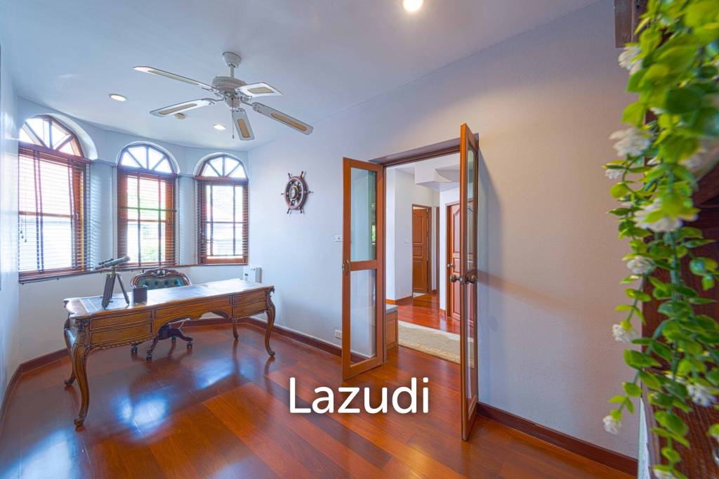 Spacious 5-Bedroom Pool Villa in Crystal View Hua Hin