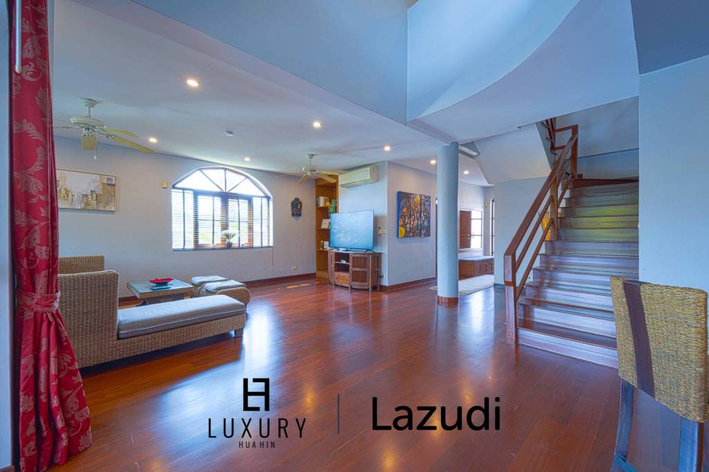 Spacious 5-Bedroom Pool Villa in Crystal View Hua Hin