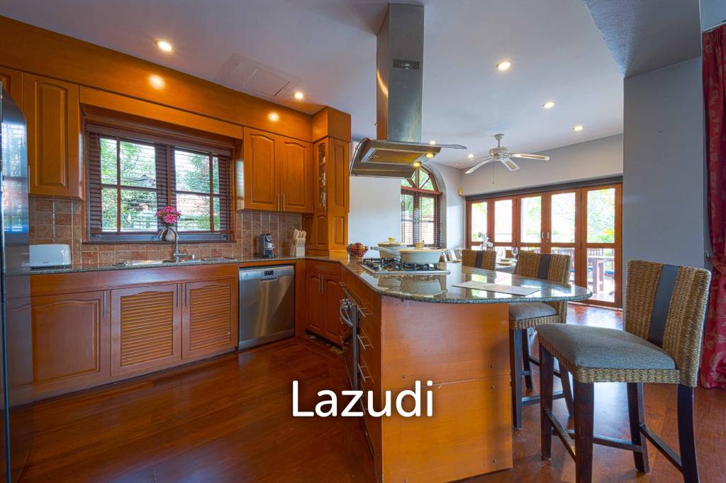 Spacious 5-Bedroom Pool Villa in Crystal View Hua Hin