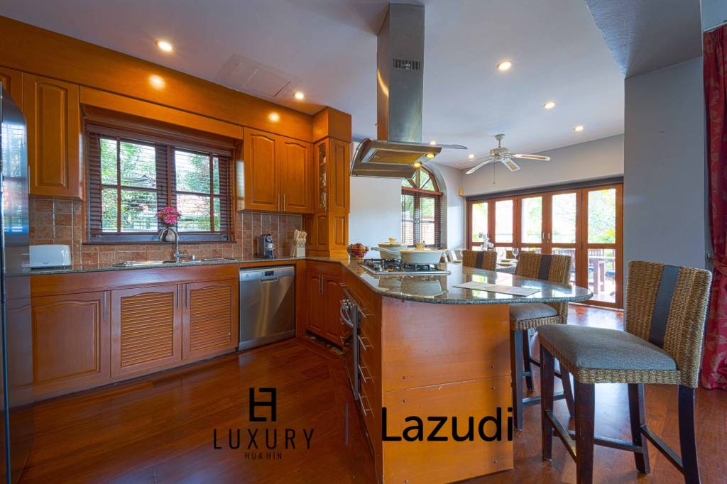 Spacious 5-Bedroom Pool Villa in Crystal View Hua Hin