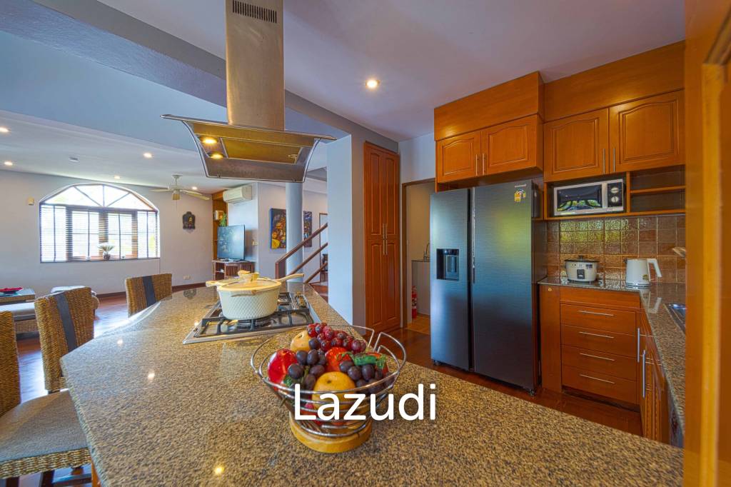 Spacious 5-Bedroom Pool Villa in Crystal View Hua Hin