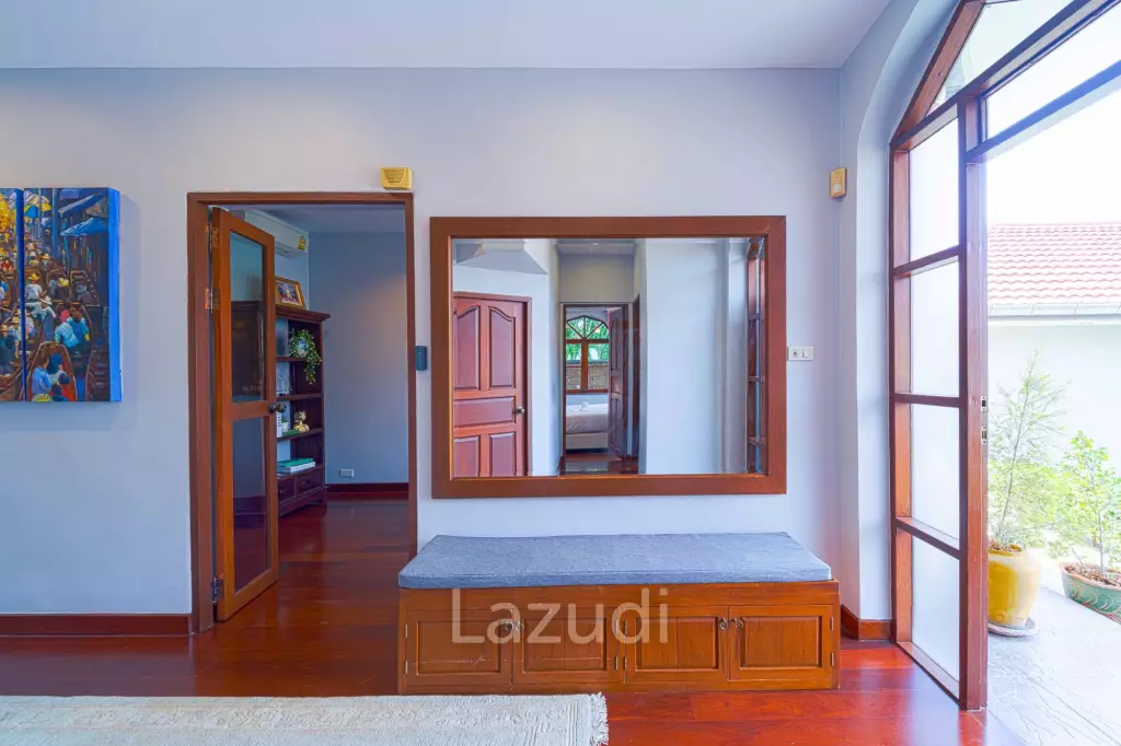 Spacious 5-Bedroom Pool Villa in Crystal View Hua Hin