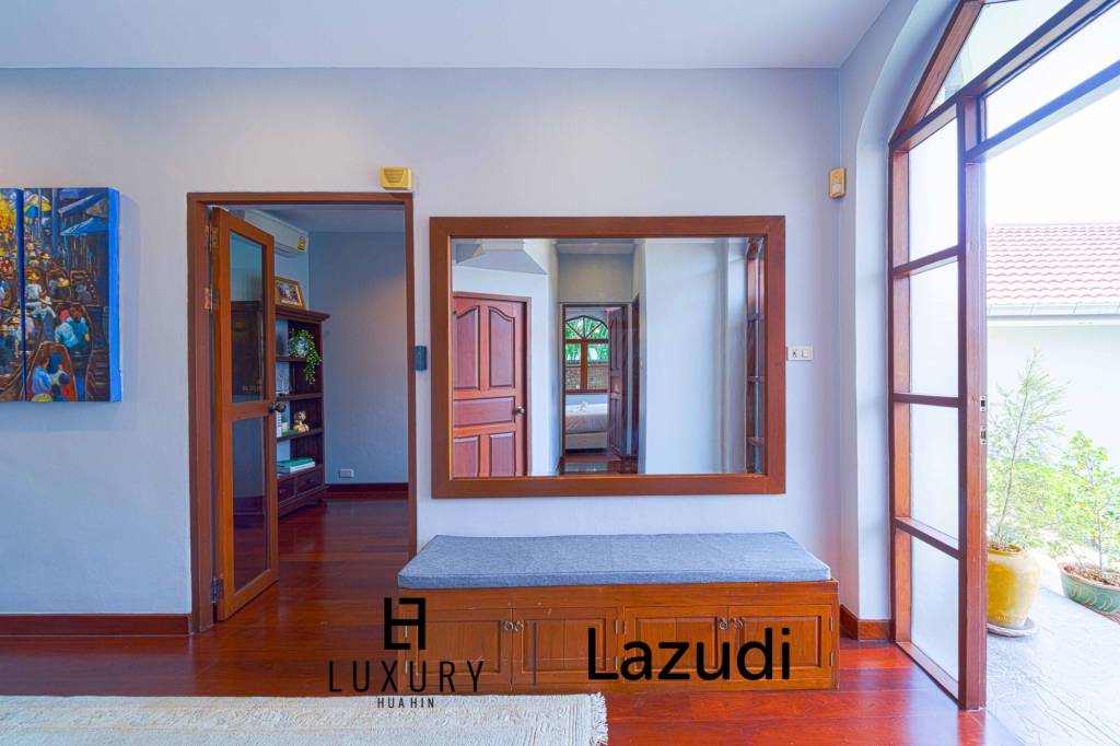 Spacious 5-Bedroom Pool Villa in Crystal View Hua Hin