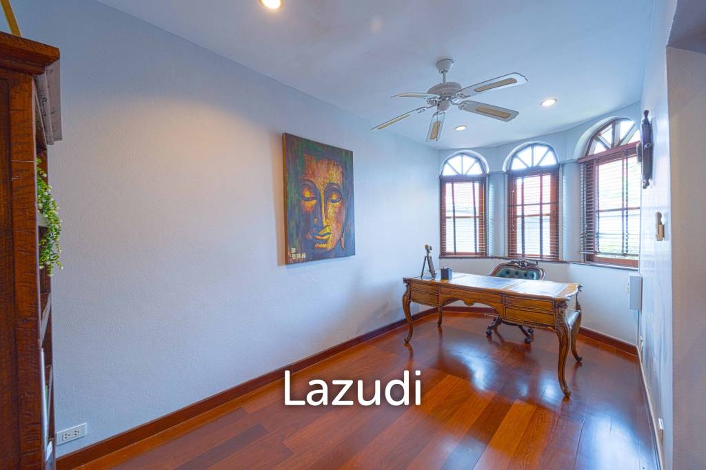 Spacious 5-Bedroom Pool Villa in Crystal View Hua Hin