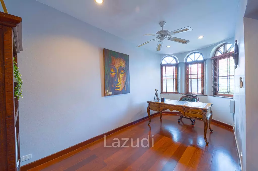 Spacious 5-Bedroom Pool Villa in Crystal View Hua Hin