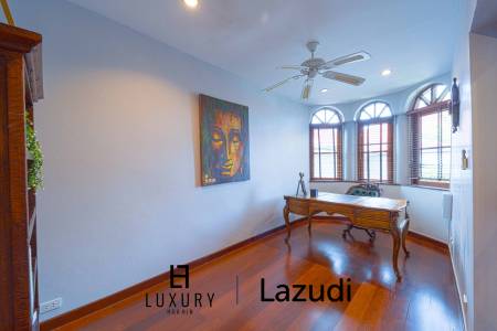 Spacious 5-Bedroom Pool Villa in Crystal View Hua Hin