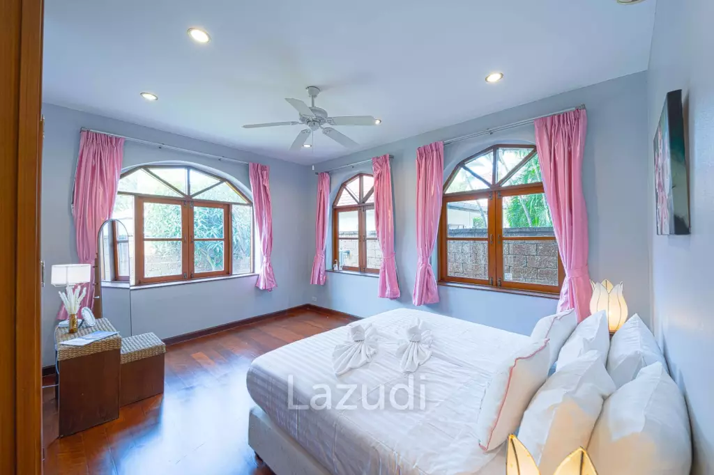Spacious 5-Bedroom Pool Villa in Crystal View Hua Hin