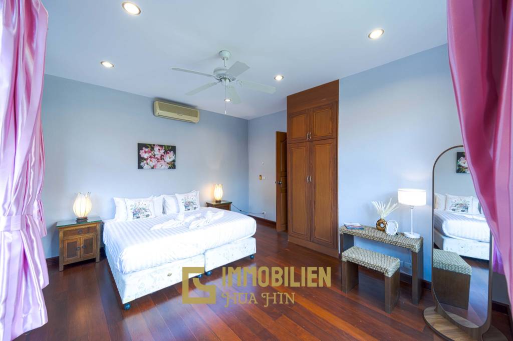 1000 qm Grundstück / 440 qm Wohnfläche / Edle Holzausstattung