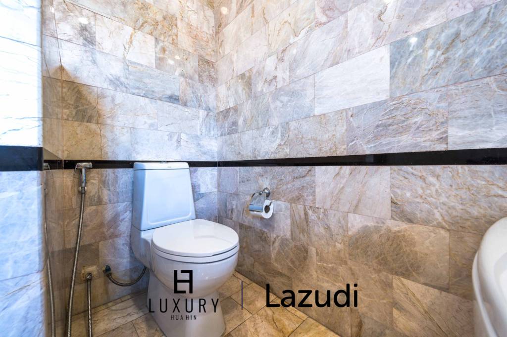 Spacious 5-Bedroom Pool Villa in Crystal View Hua Hin