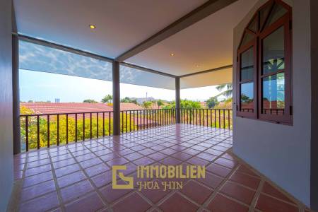 1000 qm Grundstück / 440 qm Wohnfläche / Edle Holzausstattung