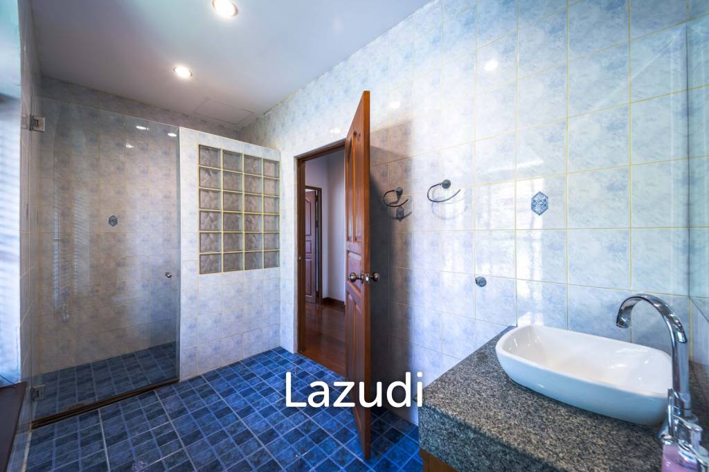 Spacious 5-Bedroom Pool Villa in Crystal View Hua Hin