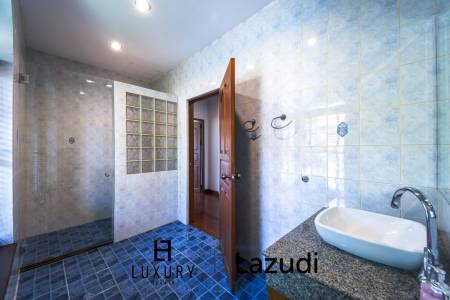 Spacious 5-Bedroom Pool Villa in Crystal View Hua Hin