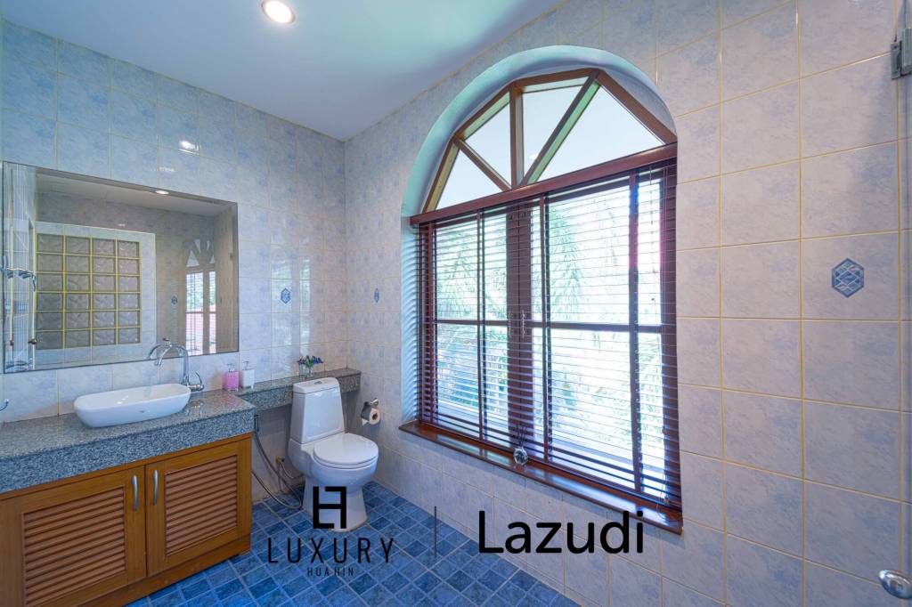 Spacious 5-Bedroom Pool Villa in Crystal View Hua Hin