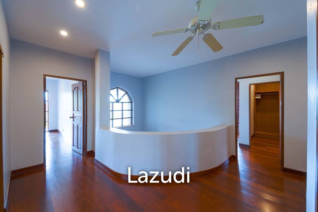Spacious 5-Bedroom Pool Villa in Crystal View Hua Hin