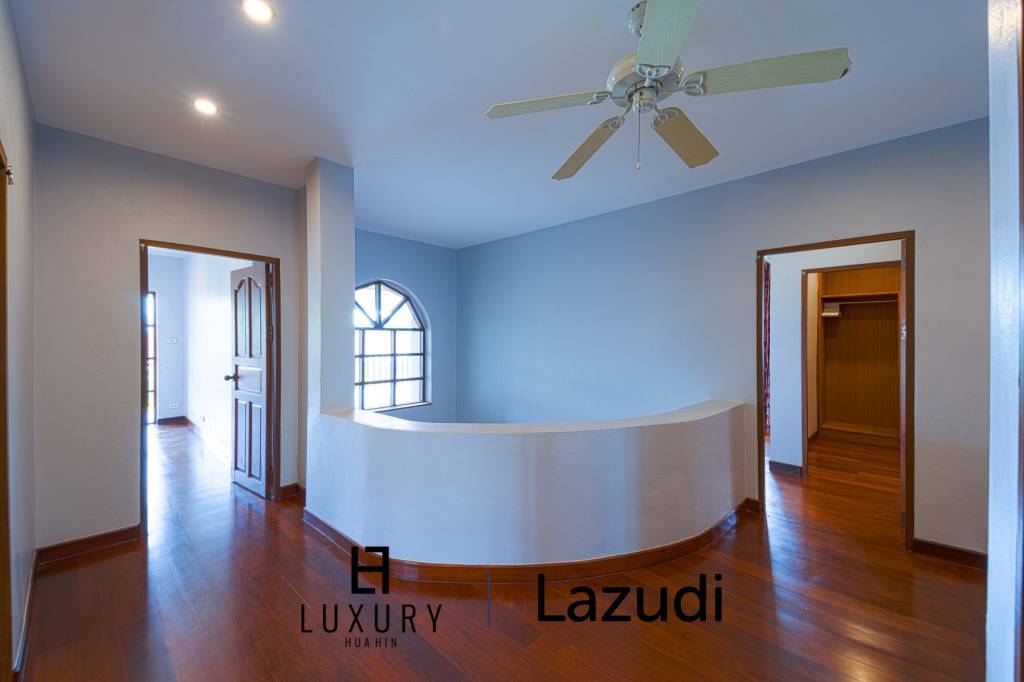 Spacious 5-Bedroom Pool Villa in Crystal View Hua Hin