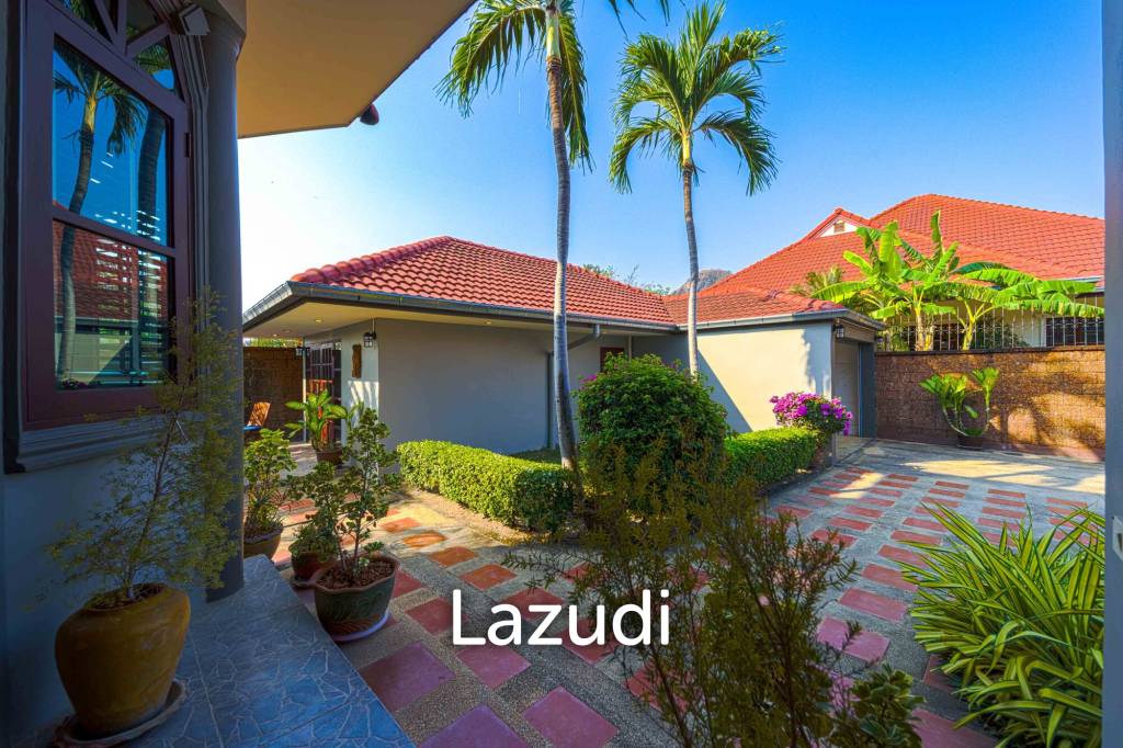 Spacious 5-Bedroom Pool Villa in Crystal View Hua Hin