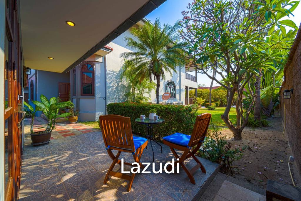 Spacious 5-Bedroom Pool Villa in Crystal View Hua Hin