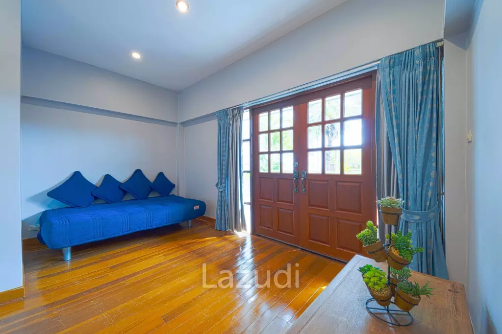 Spacious 5-Bedroom Pool Villa in Crystal View Hua Hin