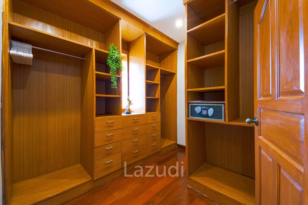 Spacious 5-Bedroom Pool Villa in Crystal View Hua Hin