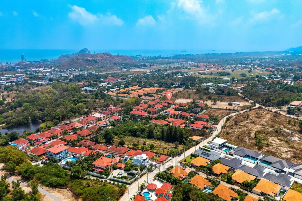 Spacious 5-Bedroom Pool Villa in Crystal View Hua Hin