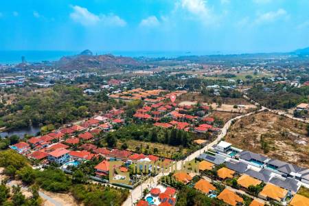 1000 qm Grundstück / 440 qm Wohnfläche / Edle Holzausstattung