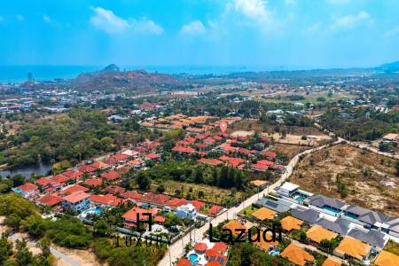 Spacious 5-Bedroom Pool Villa in Crystal View Hua Hin