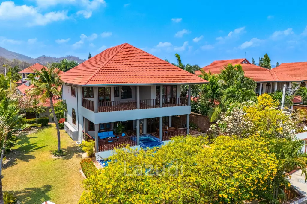 Spacious 5-Bedroom Pool Villa in Crystal View Hua Hin
