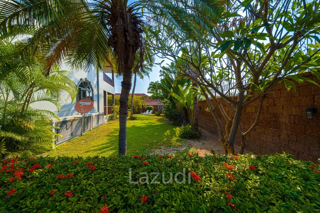 Spacious 5-Bedroom Pool Villa in Crystal View Hua Hin