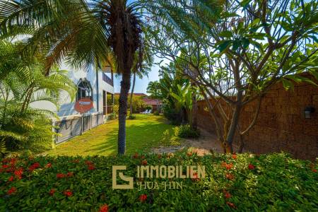 1000 qm Grundstück / 440 qm Wohnfläche / Edle Holzausstattung