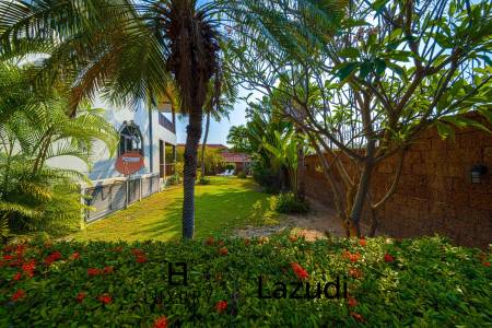 Spacious 5-Bedroom Pool Villa in Crystal View Hua Hin