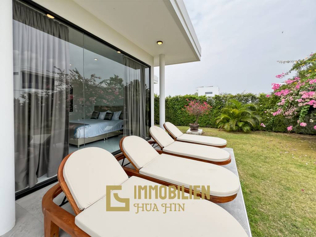 320 qm Wohnfläche / 4 Schlafzimmer + 4 Bäder / 712 qm Grundstück